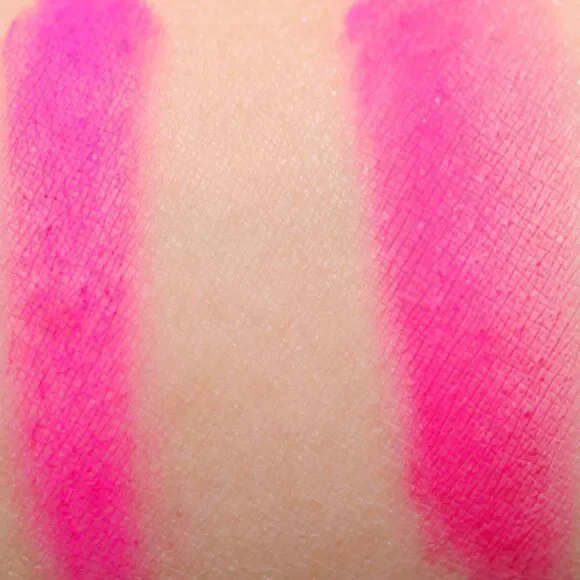 MAC Chromaline Magenta Paint Pot - Picture 4 of 16